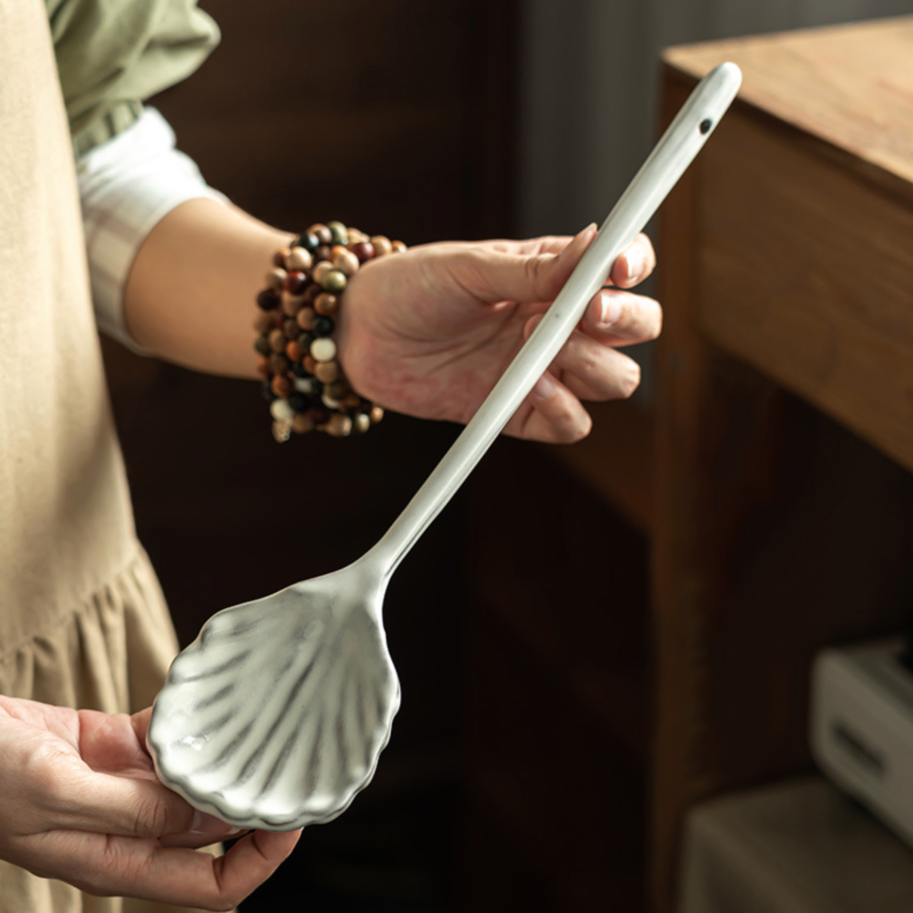 Scallop Shell Ceramic Serving Spoon – 30.5cm