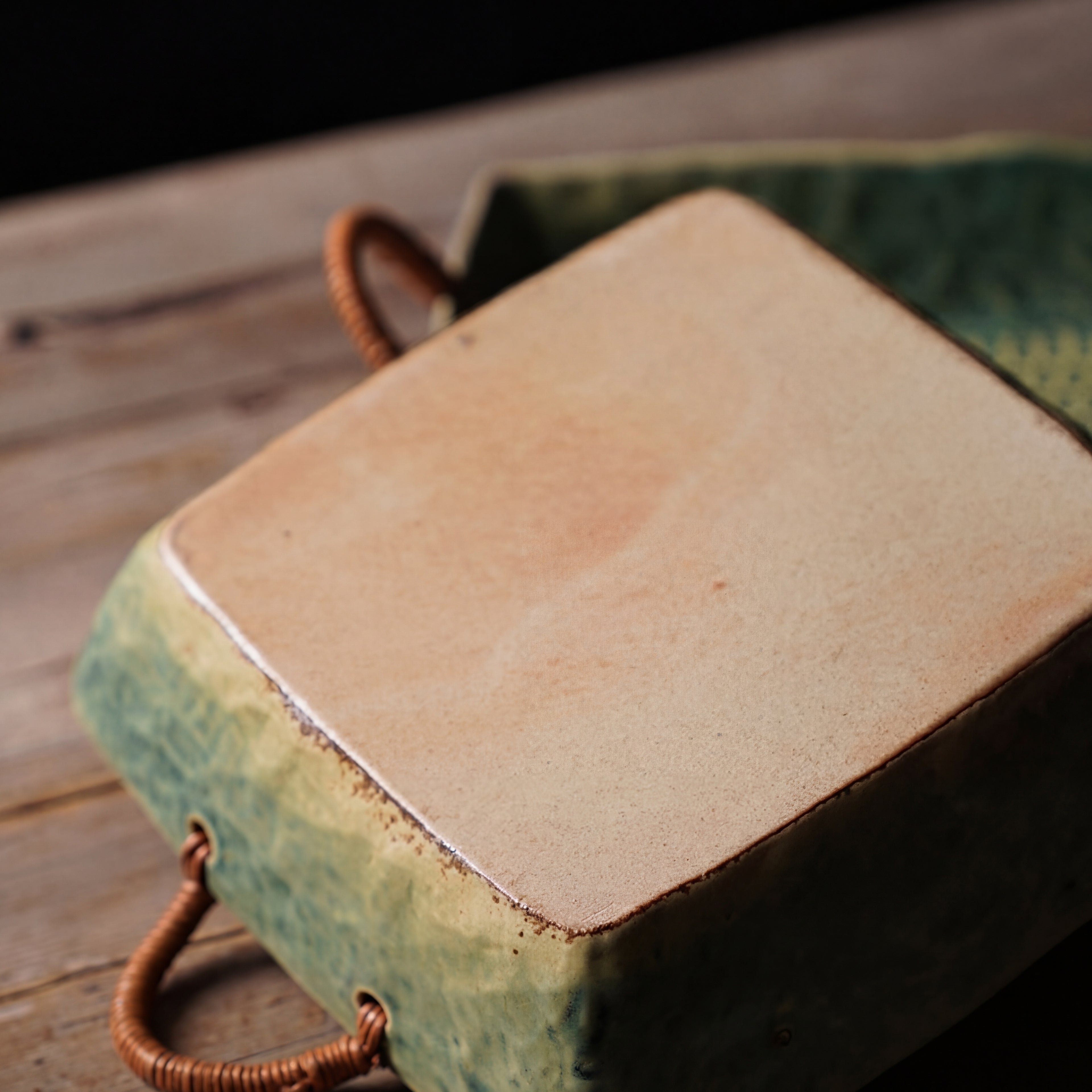 Green Kiln-Glazed Ceramic Serving Tray – 9 Inch