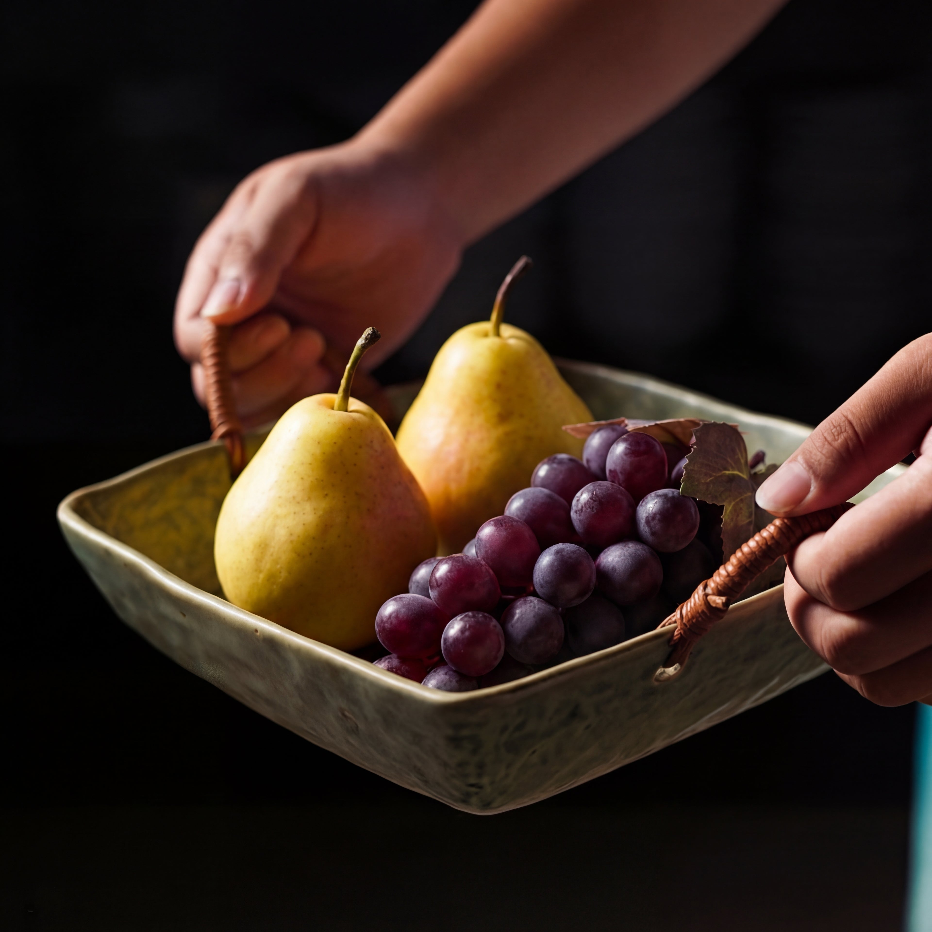 Green Kiln-Glazed Ceramic Serving Tray – 9 Inch