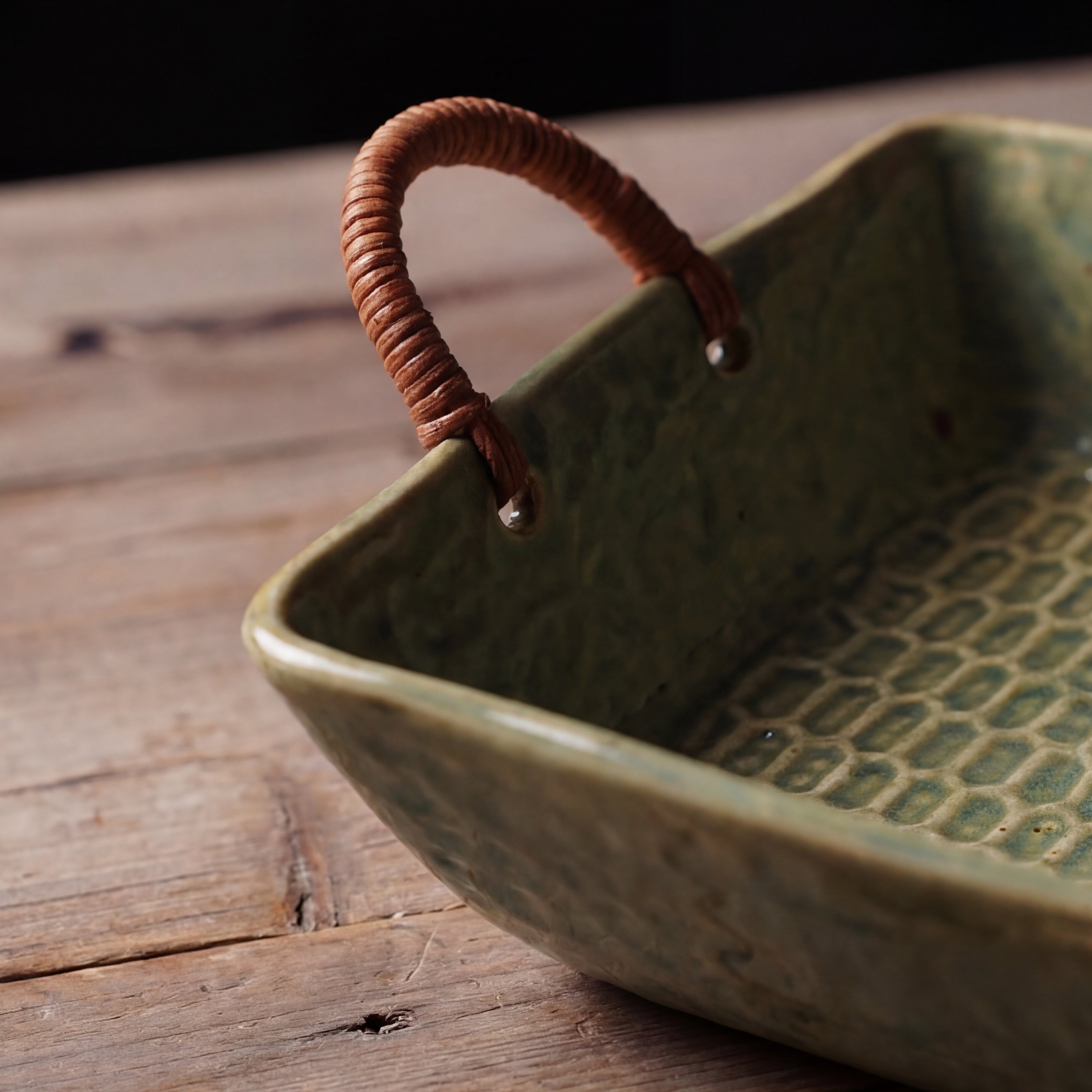 Green Kiln-Glazed Ceramic Serving Tray – 9 Inch